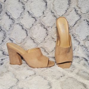 Charles by Charles David chunky heel clogs Size 10